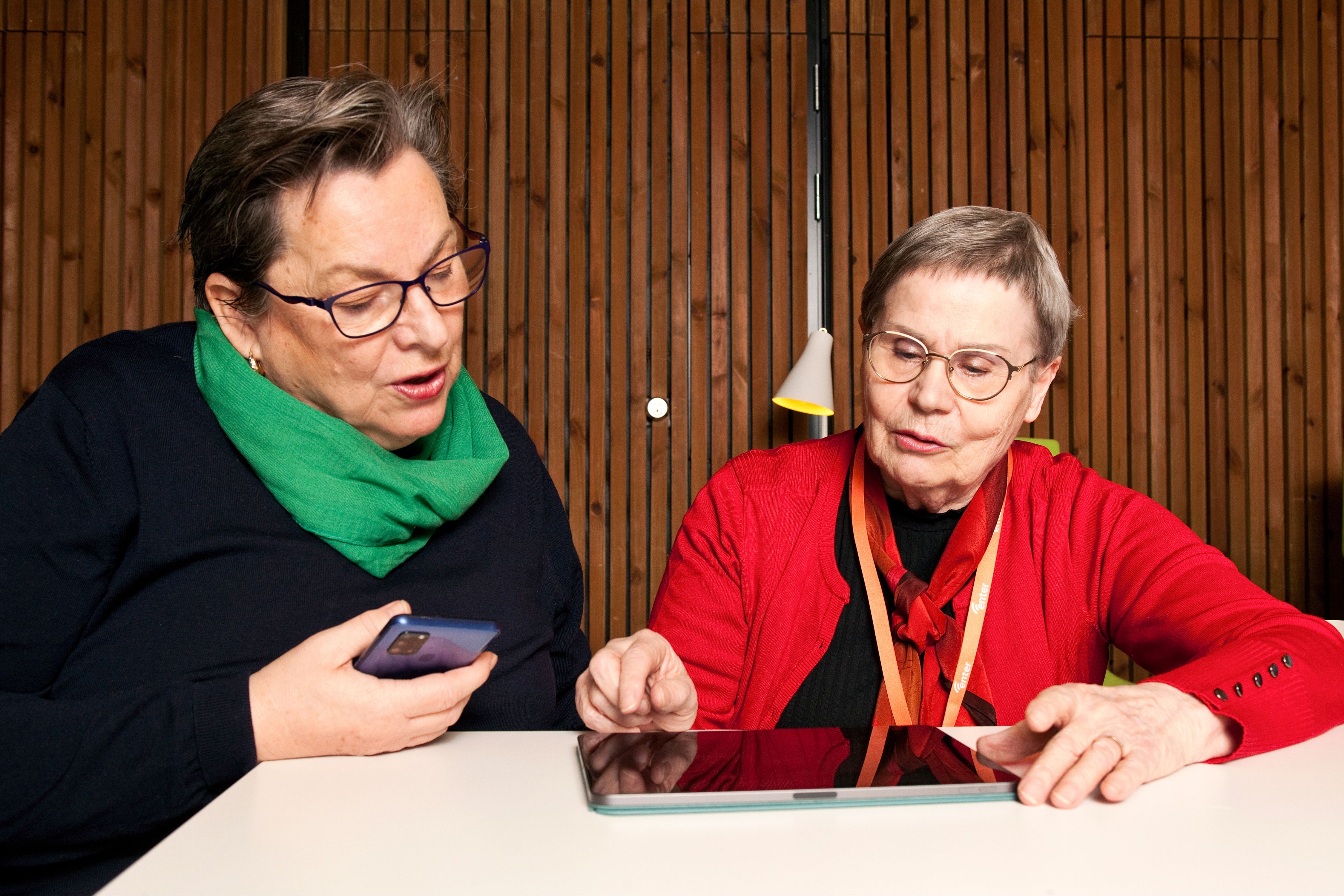 Senioreita digiopastuspuuhissa